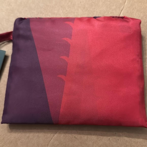 Disney x Starbucks Packable Reusable Tote - Picture 4 of 5